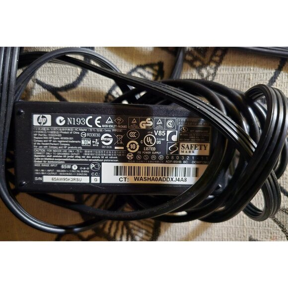 HP 519329-003 19.5V 3.33A 65W Genuine Original AC Power Adapter Charger - Picture 2 of 3